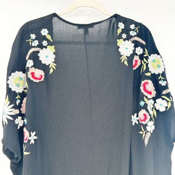 Torrid Womens Boho Dark Embroidered Floral Open Front Kimono Cardigan Size 1X/2X - Picture 6 of 7